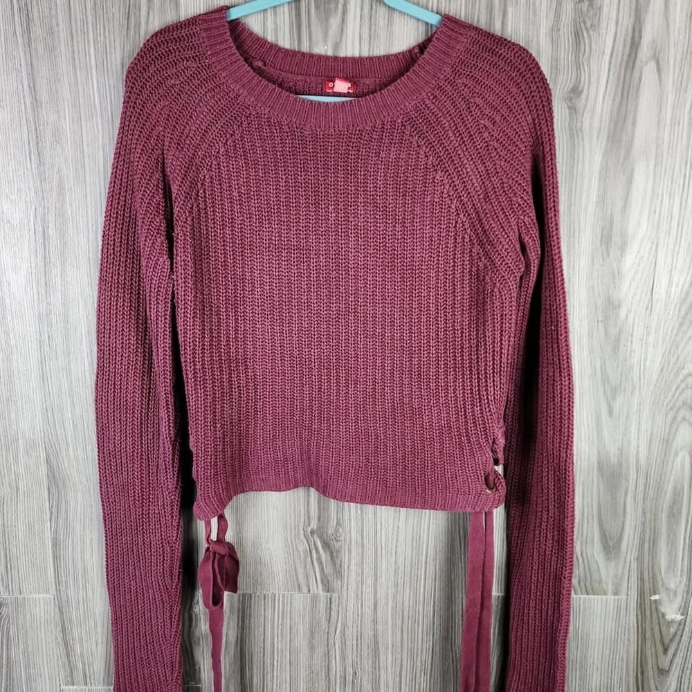 GUESS Womens Burgundy Cropped Knit Sweater Lace Up Side Detail Maroon‎ Crew Neck